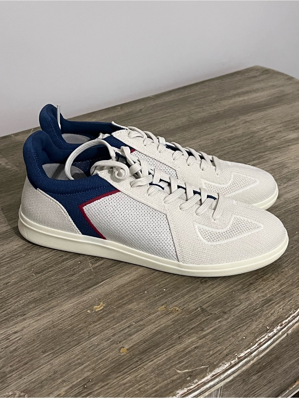 Rothy's Men’s Blue Jay Sneakers Size 8- new in box!